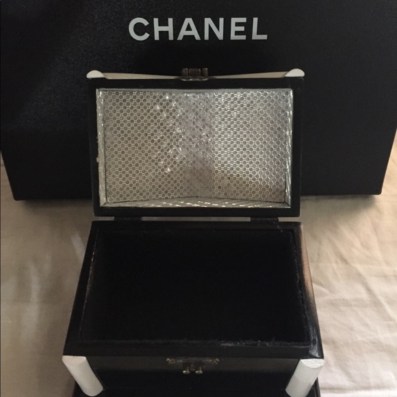 Authentic Chanel bangle. - Picture 2 of 6